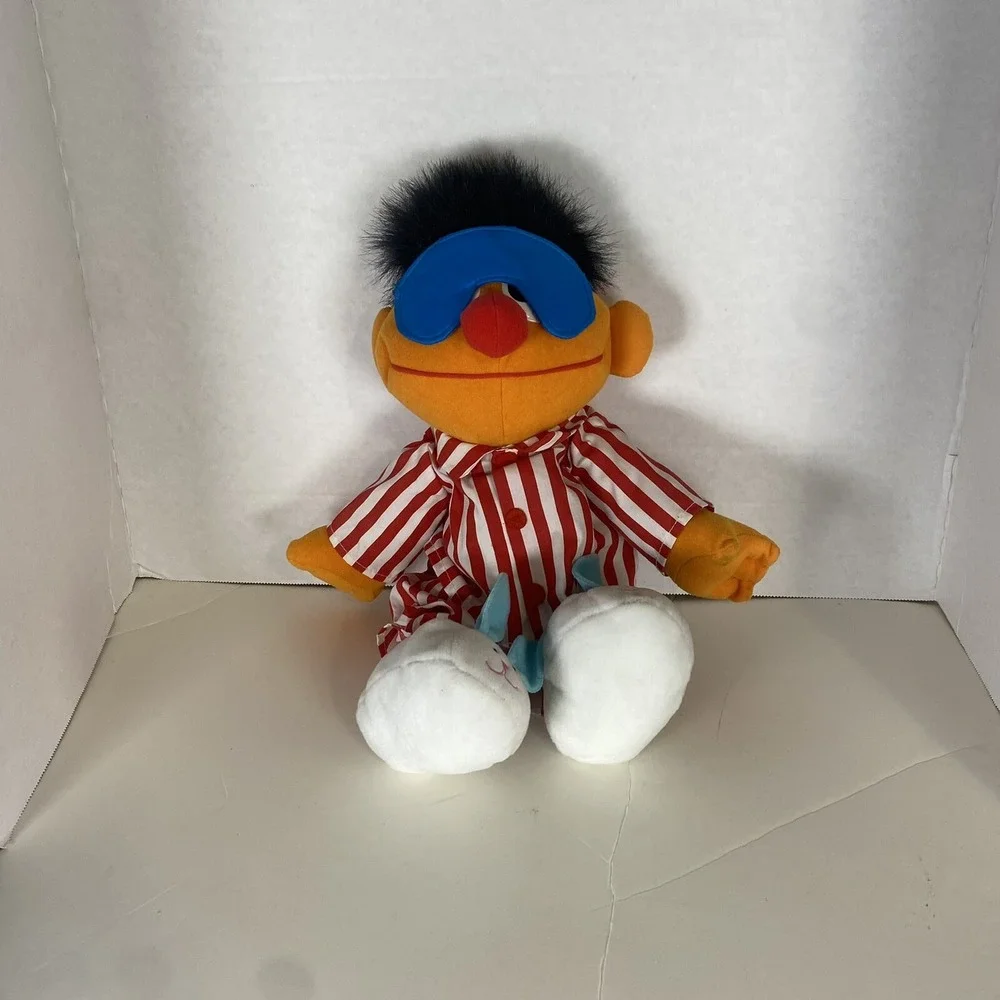 Tyco‎ Sesame Street Sleep And Snore Ernie Talking & Singing Doll Vtg 1996 Works